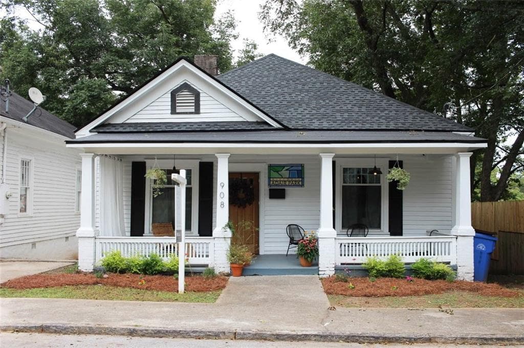3 bedroom, 2 bathroom, 1,680 sq ft single family residence for sale at 908 Oakhill Avenue, Atlanta, GA 30310 — photo 2