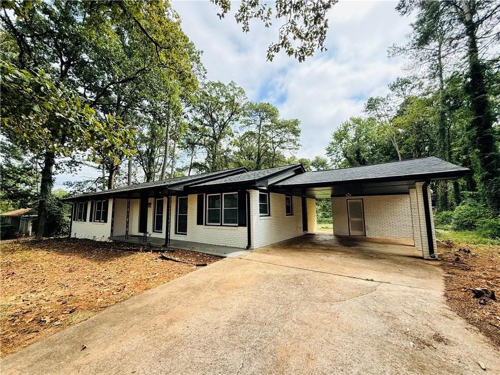 3 bedroom, 2 bathroom, 1,500 sq ft single family residence for rent at 5456 Brownlee Road, Stone Mountain, GA 30087 for $2,500 a month — photo 2