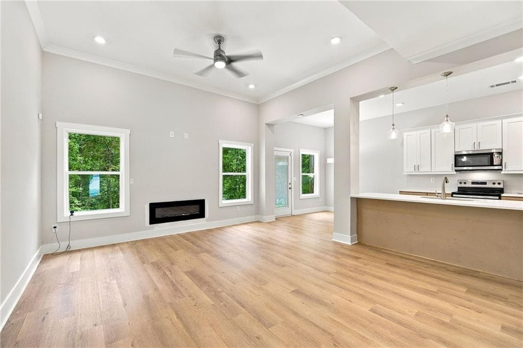 5 bedroom, 4 bathroom, 2,876 sq ft single family residence for sale at 3902 Bouldercrest Road, Ellenwood, GA 30294 — photo 4