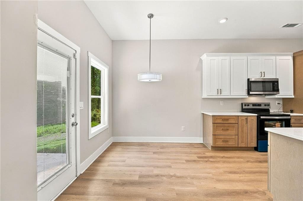 5 bedroom, 4 bathroom, 2,876 sq ft single family residence for sale at 3902 Bouldercrest Road, Ellenwood, GA 30294 — photo 6