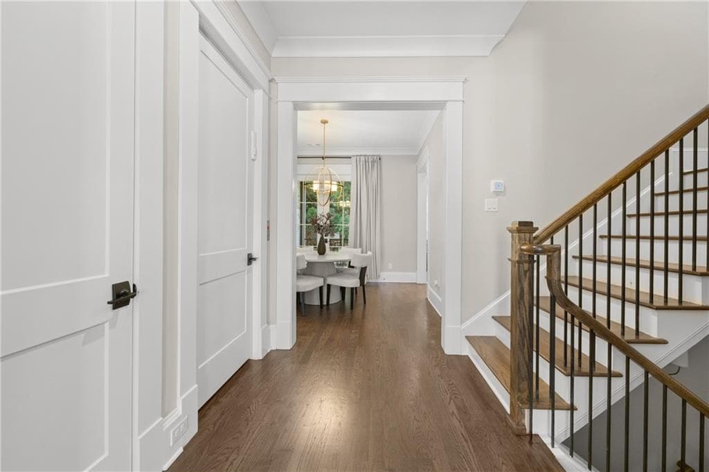 4 bedroom, 5 bathroom, 2,911 sq ft townhouse for sale at 3715 Peachtree Road 9, Atlanta, GA 30319 — photo 7
