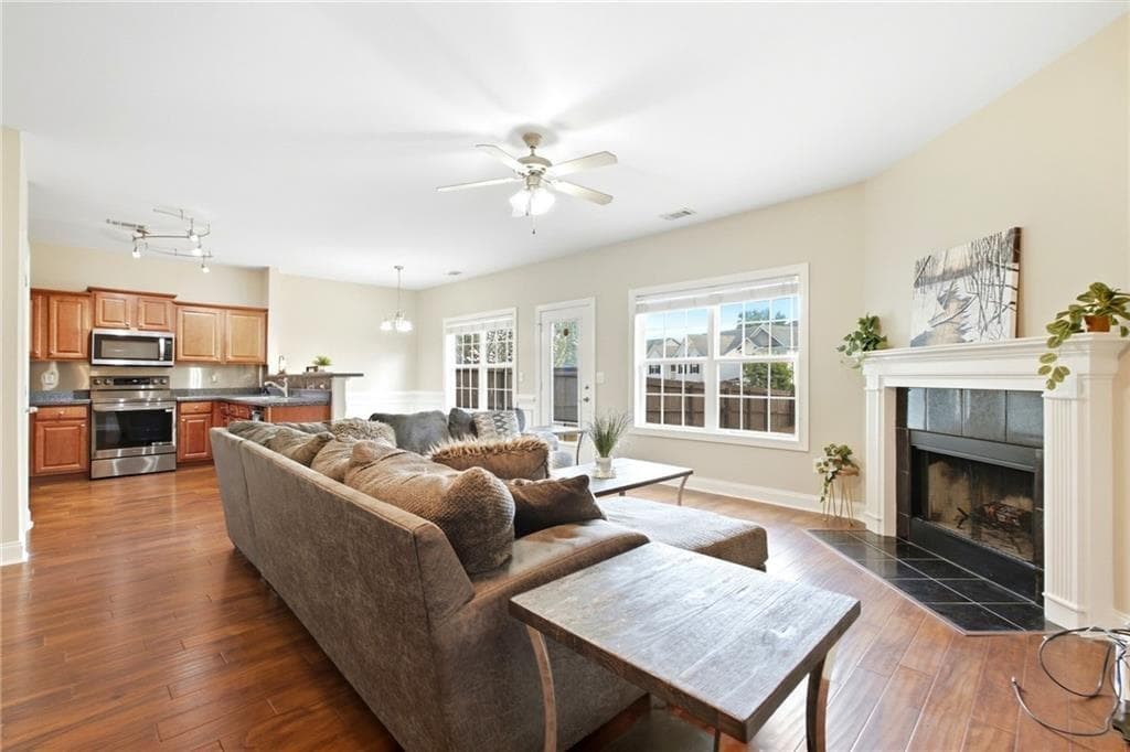 3 bedroom, 3 bathroom, 2,540 sq ft single family residence for sale at 5151 Apple Grove Road, Buford, GA 30519 — photo 9