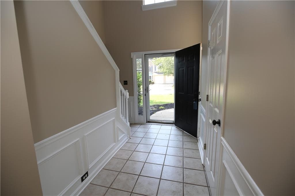 3 bedroom, 3 bathroom, 2,028 sq ft single family residence for sale at 4246 Brighton Way, Kennesaw, GA 30144 — photo 2
