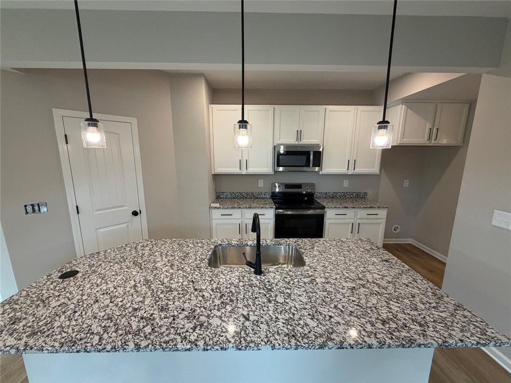 3 bedroom, 2 bathroom, 2,187 sq ft townhouse for sale at 42 Gold Dust Drive 17-A, Dawsonville, GA 30534 — photo 2