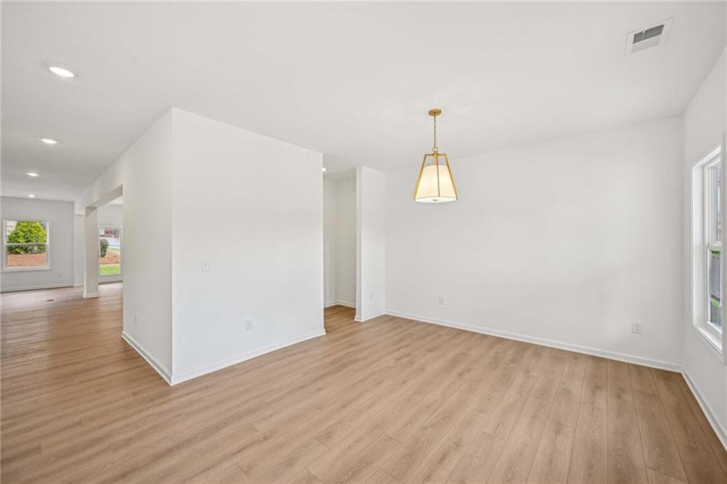 5 bedroom, 4 bathroom, 3,198 sq ft single family residence for sale at 6255 Kismet Road, Buford, GA 30518 — photo 6