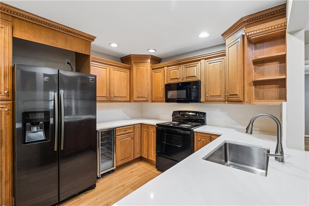 3 bedroom, 4 bathroom, 2,577 sq ft single family residence under contract at 880 Bridge Pointe Court, Alpharetta, GA 30005 — photo 8