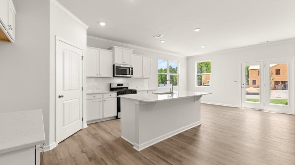 5 bedroom, 3 bathroom, 2,758 sq ft single family residence for sale at 96 Lambton Place, Braselton, GA 30517 — photo 4