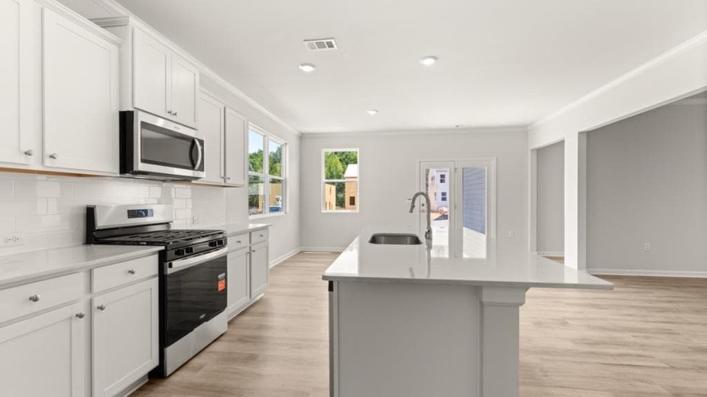 5 bedroom, 3 bathroom, 2,758 sq ft single family residence for sale at 96 Lambton Place, Braselton, GA 30517 — photo 7