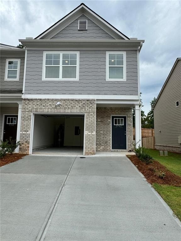 3 bedroom, 3 bathroom, 1,539 sq ft townhouse for rent at 5762 Calle Vista Drive, Lithonia, GA 30058 for $2,100 a month — photo 1 of 22