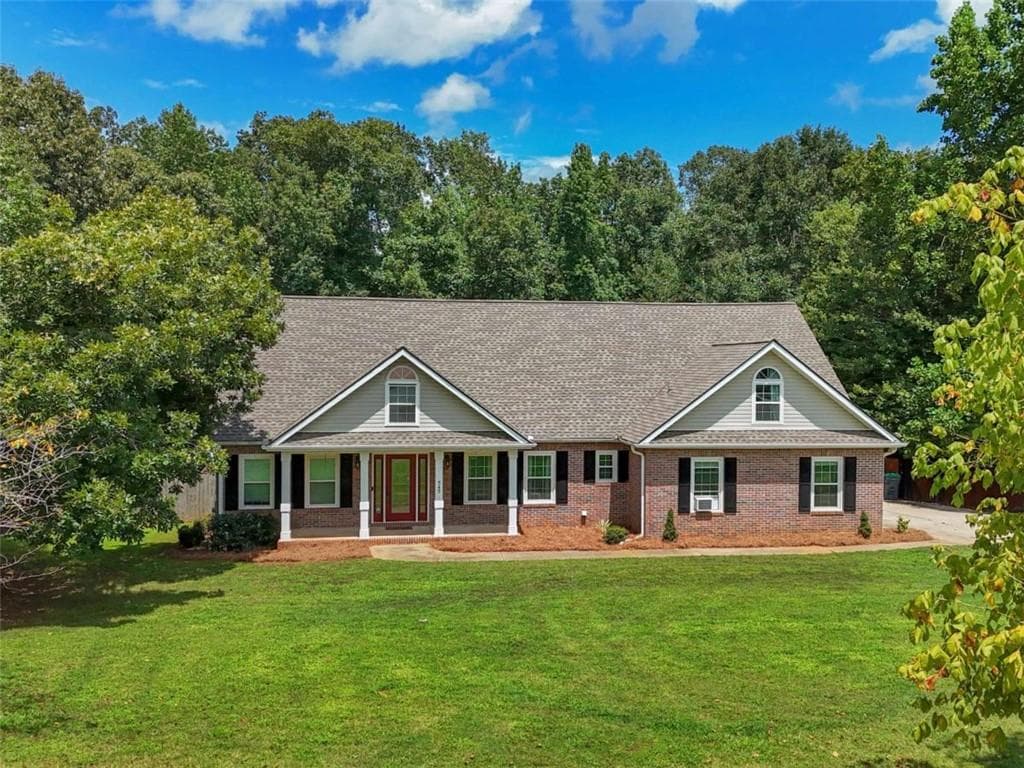 5 bedroom, 3 bathroom, 3,200 sq ft single family residence for sale at 545 Barhams Ridge Drive, Mcdonough, GA 30252