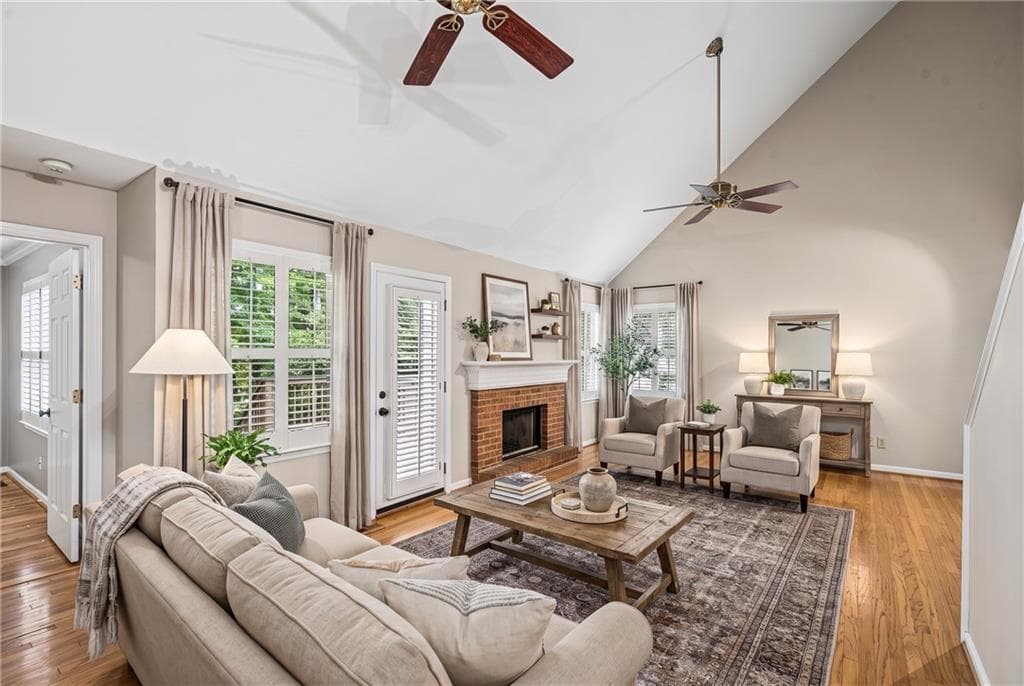 3 bedroom, 4 bathroom, 2,577 sq ft single family residence under contract at 880 Bridge Pointe Court, Alpharetta, GA 30005 — photo 4