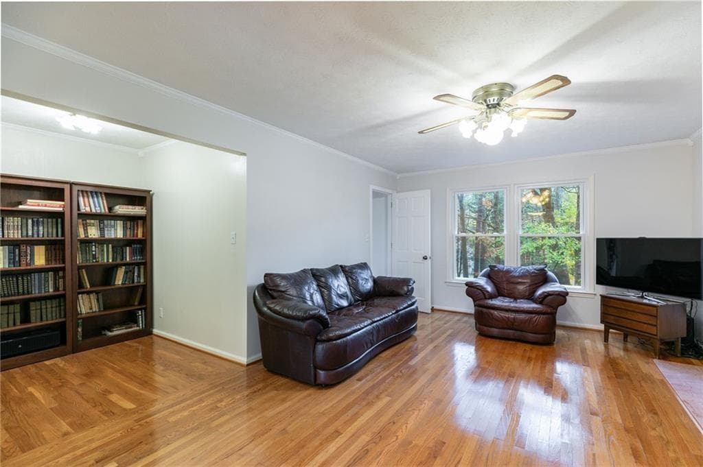 4 bedroom, 3 bathroom, 2,255 sq ft single family residence for sale at 620 Oakstone Way, Roswell, GA 30075 — photo 5