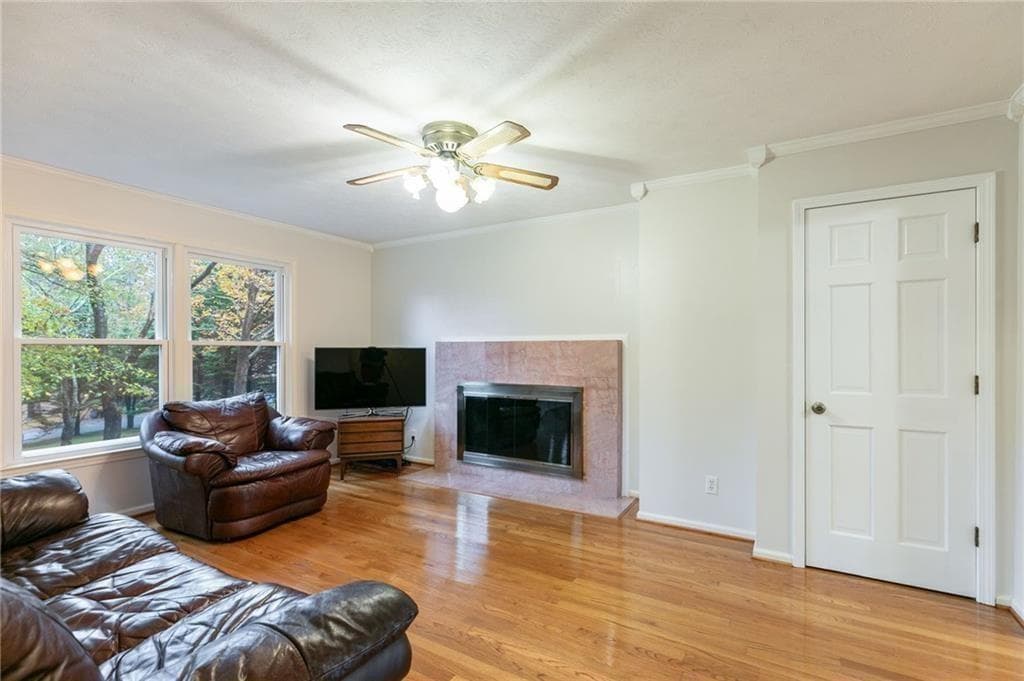 4 bedroom, 3 bathroom, 2,255 sq ft single family residence for sale at 620 Oakstone Way, Roswell, GA 30075 — photo 6