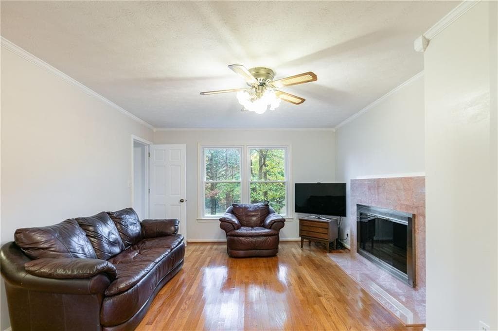 4 bedroom, 3 bathroom, 2,255 sq ft single family residence for sale at 620 Oakstone Way, Roswell, GA 30075 — photo 7