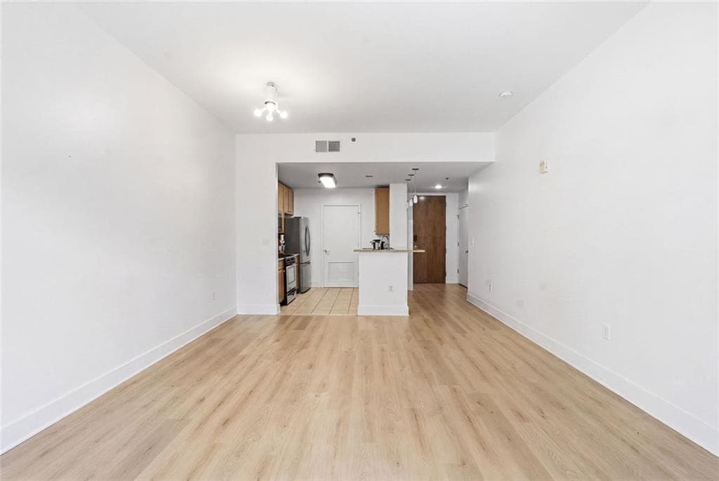 2 bedroom, 2 bathroom, 932 sq ft condominium for sale at 171 Auburn Avenue 210, Atlanta, GA 30303 — photo 4
