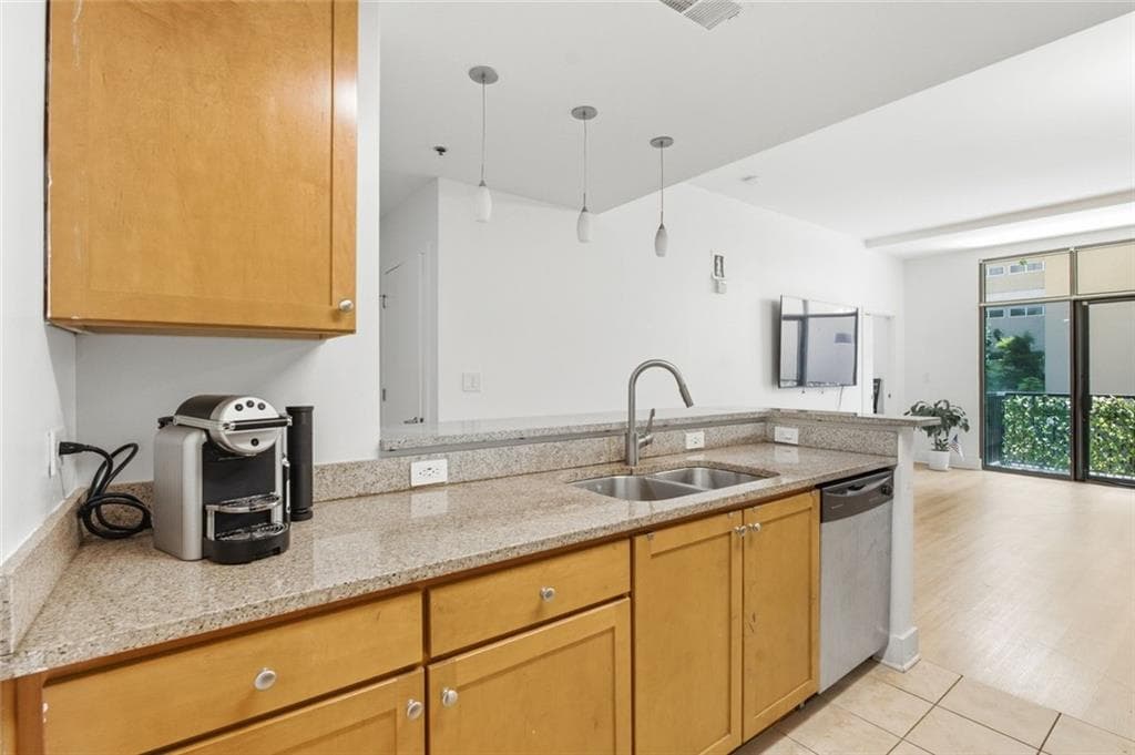 2 bedroom, 2 bathroom, 932 sq ft condominium for sale at 171 Auburn Avenue 210, Atlanta, GA 30303 — photo 7