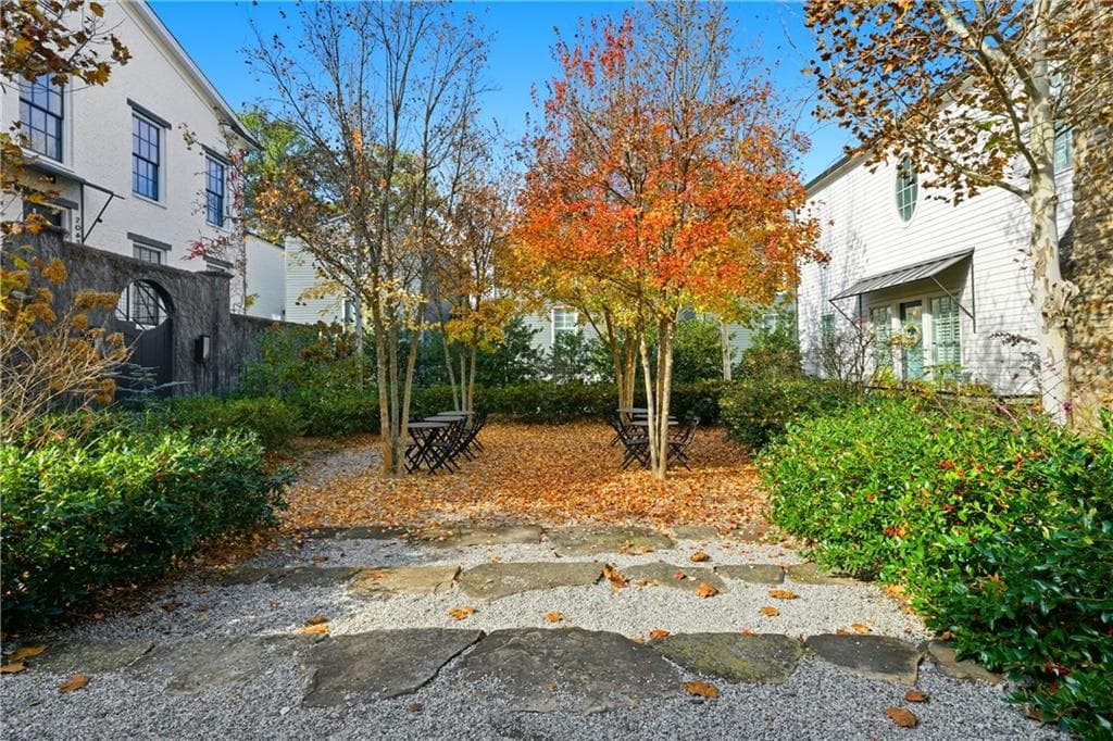 3 bedroom, 4 bathroom, 2,421 sq ft townhouse for sale at 2061 Telfair Circle, Atlanta, GA 30324 — photo 3