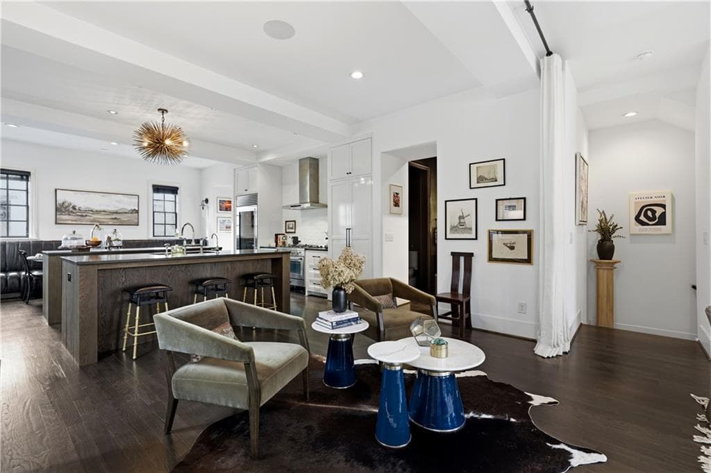 3 bedroom, 4 bathroom, 2,421 sq ft townhouse for sale at 2061 Telfair Circle, Atlanta, GA 30324 — photo 7