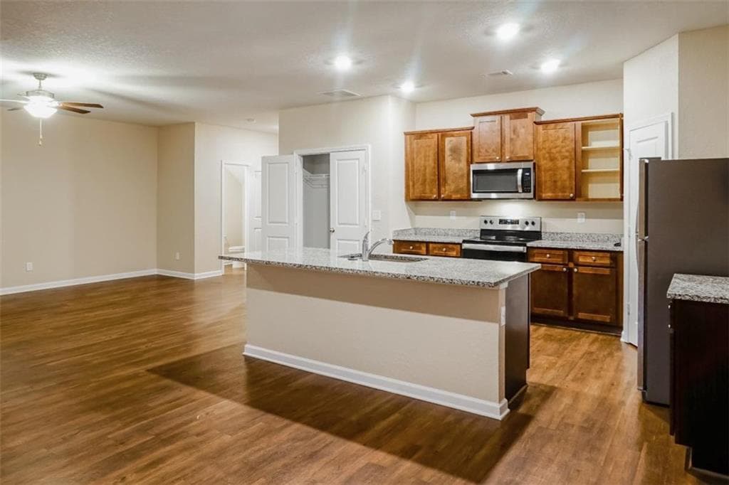 4 bedroom, 3 bathroom, 1,910 sq ft single family residence for sale at 2985 Cleburne Terrace, Hampton, GA 30228 — photo 8