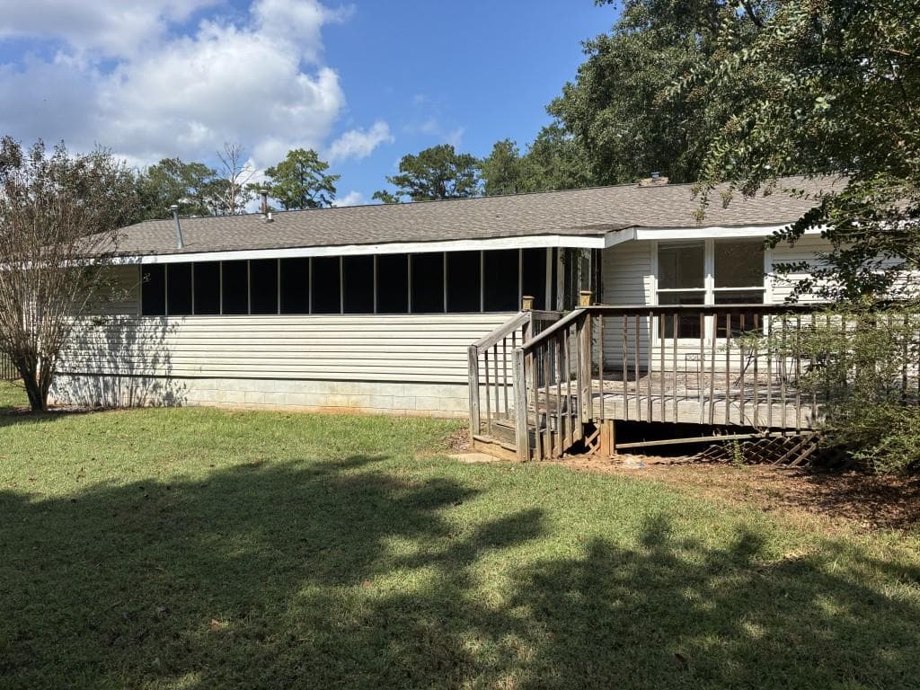 3 bedroom, 3 bathroom, 1,668 sq ft single family residence under contract at 2307 HIGHWAY 16 EAST, Newnan, GA 30263 — photo 3