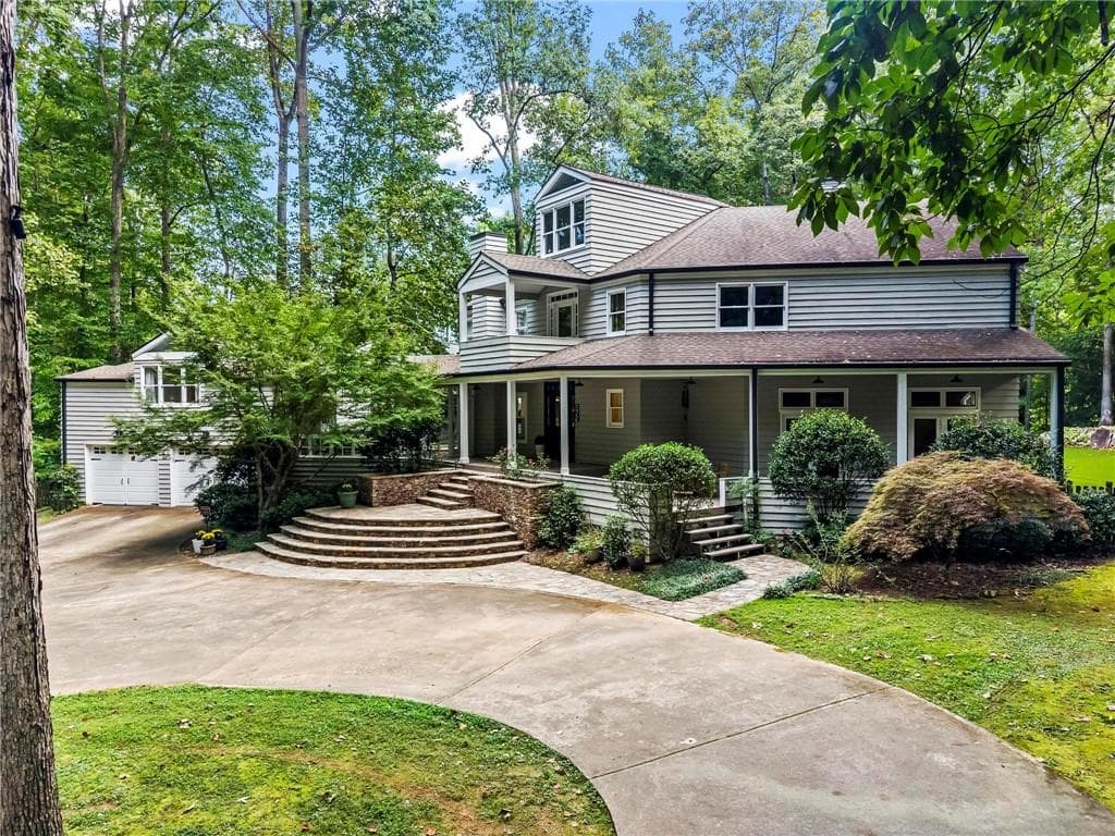 5 bedroom, 4 bathroom, 4,200 sq ft single family residence for sale at 172 Carriage Trace, Marietta, GA 30068