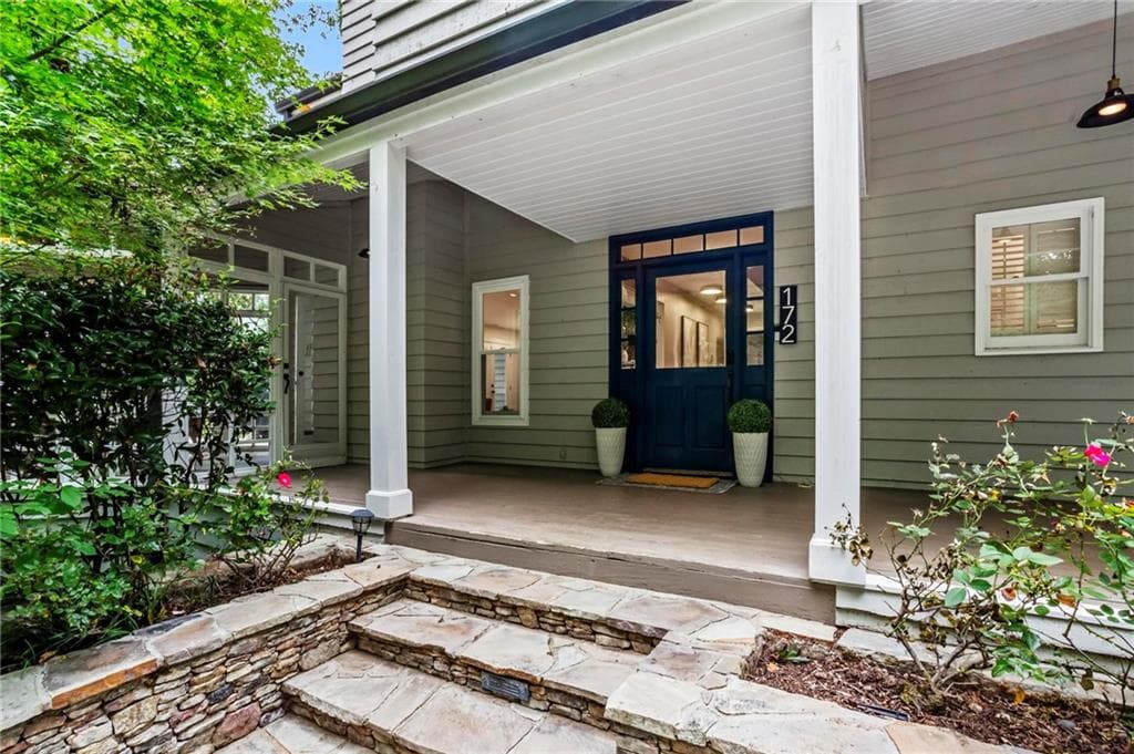 5 bedroom, 4 bathroom, 4,200 sq ft single family residence for sale at 172 Carriage Trace, Marietta, GA 30068 — photo 2