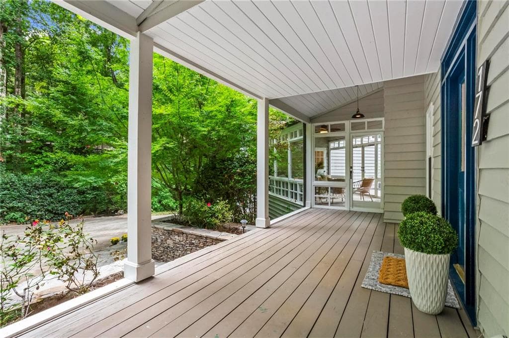 5 bedroom, 4 bathroom, 4,200 sq ft single family residence for sale at 172 Carriage Trace, Marietta, GA 30068 — photo 3