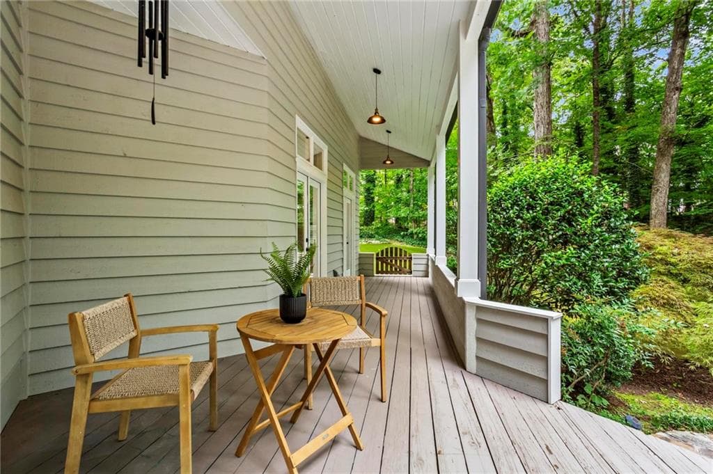 5 bedroom, 4 bathroom, 4,200 sq ft single family residence for sale at 172 Carriage Trace, Marietta, GA 30068 — photo 4