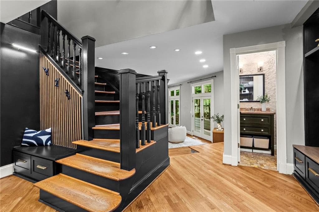 5 bedroom, 4 bathroom, 4,200 sq ft single family residence for sale at 172 Carriage Trace, Marietta, GA 30068 — photo 5
