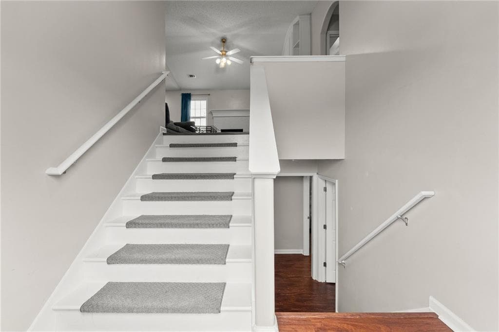 5 bedroom, 3 bathroom, 1,854 sq ft single family residence under contract at 1104 Hummingbird Way, Winder, GA 30680 — photo 4
