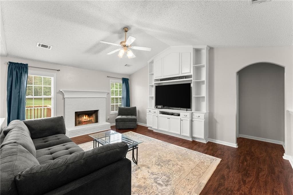 5 bedroom, 3 bathroom, 1,854 sq ft single family residence under contract at 1104 Hummingbird Way, Winder, GA 30680 — photo 6