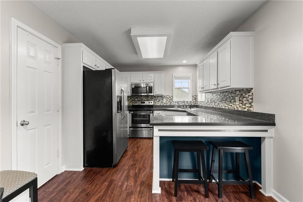 5 bedroom, 3 bathroom, 1,854 sq ft single family residence under contract at 1104 Hummingbird Way, Winder, GA 30680 — photo 9