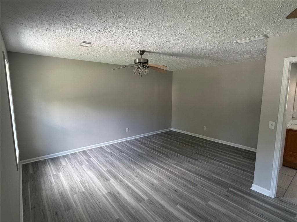 3 bedroom, 2 bathroom, 1,450 sq ft single family residence for sale at 3321 Mustang Drive, Powder Springs, GA 30127 — photo 8