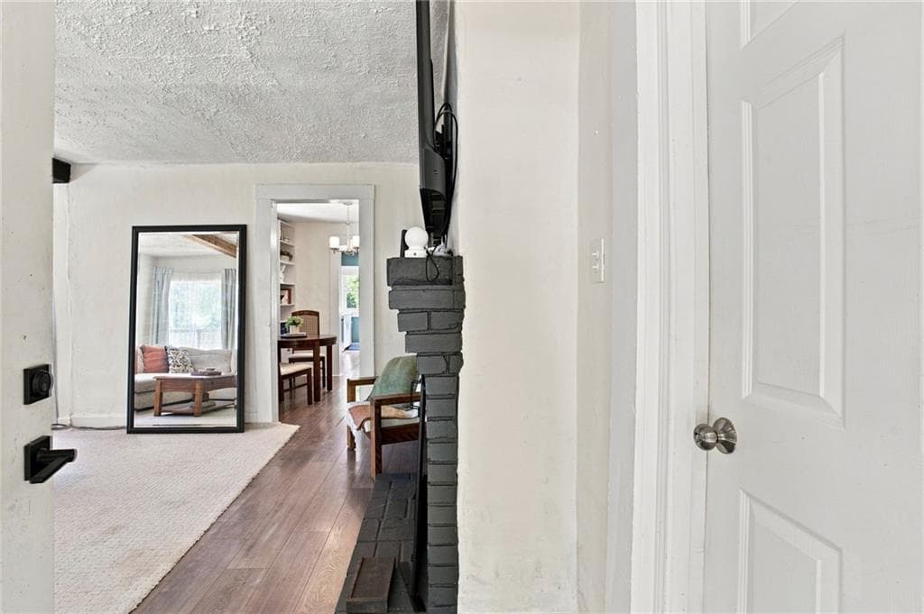 2 bedroom, 1 bathroom, 808 sq ft single family residence for sale at 3383 Lawrence St, Scottdale, GA 30079 — photo 4