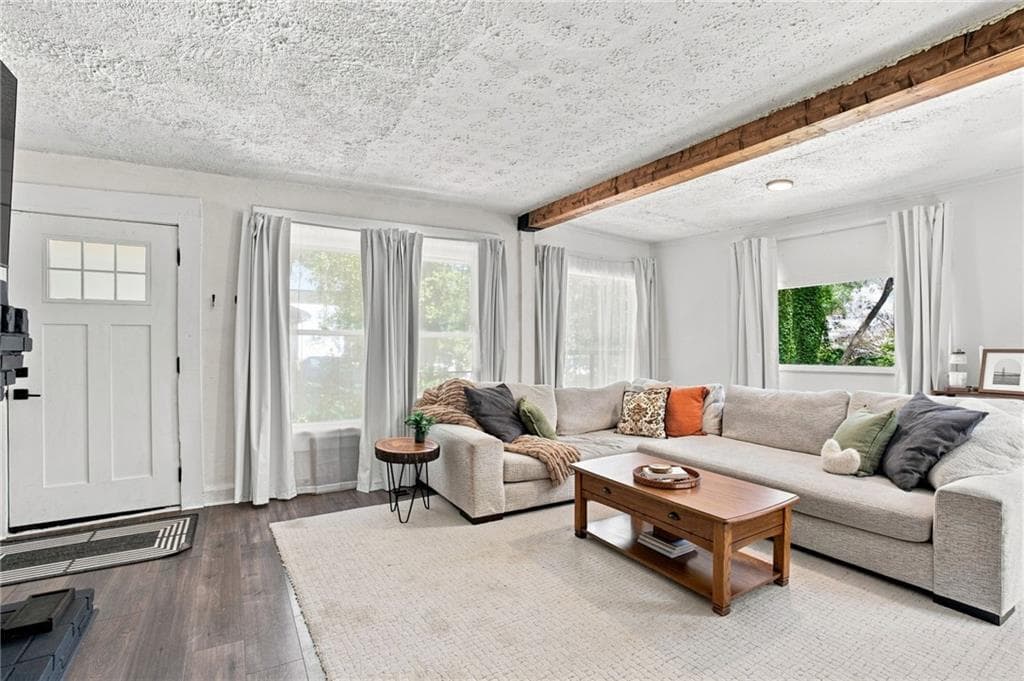 2 bedroom, 1 bathroom, 808 sq ft single family residence for sale at 3383 Lawrence St, Scottdale, GA 30079 — photo 6
