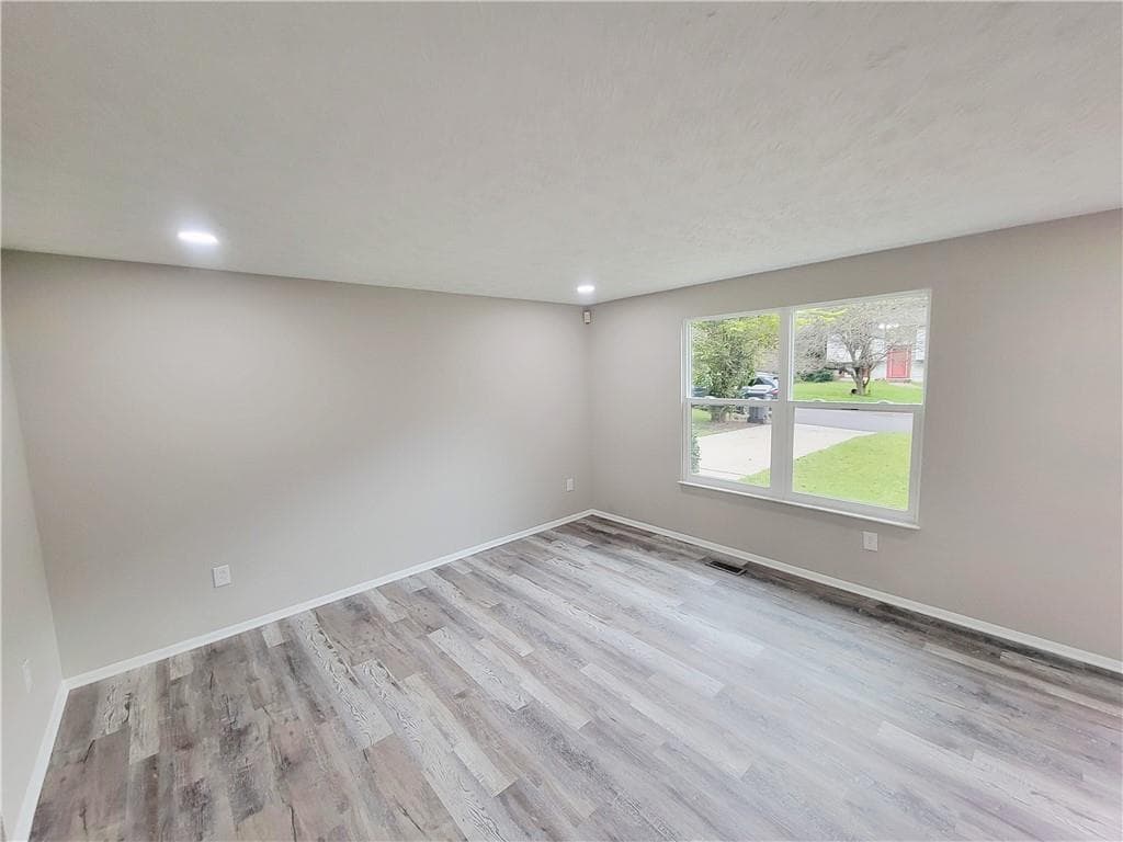 3 bedroom, 2 bathroom, 1,440 sq ft single family residence for sale at 726 Lawndale Court, Norcross, GA 30093 — photo 4