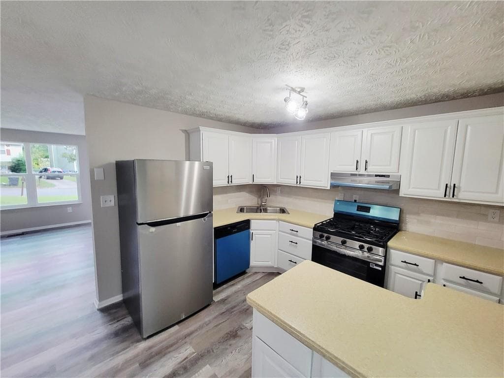 3 bedroom, 2 bathroom, 1,440 sq ft single family residence for sale at 726 Lawndale Court, Norcross, GA 30093 — photo 8