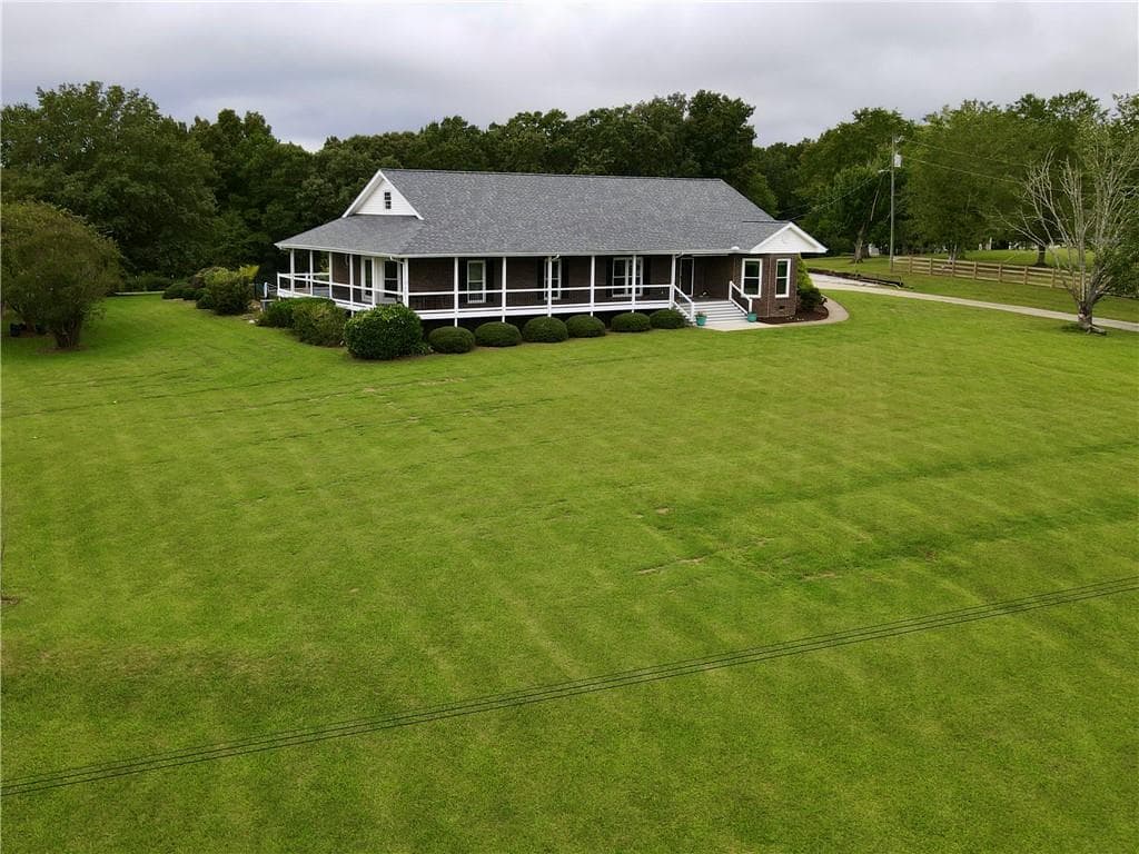 4 bedroom, 3 bathroom, 3,900 sq ft single family residence for sale at 2199 Horsley Mill Road, Carrollton, GA 30116 — photo 3