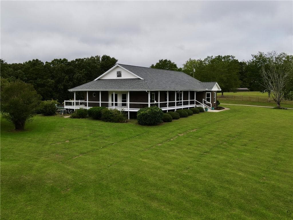 4 bedroom, 3 bathroom, 3,900 sq ft single family residence for sale at 2199 Horsley Mill Road, Carrollton, GA 30116 — photo 4