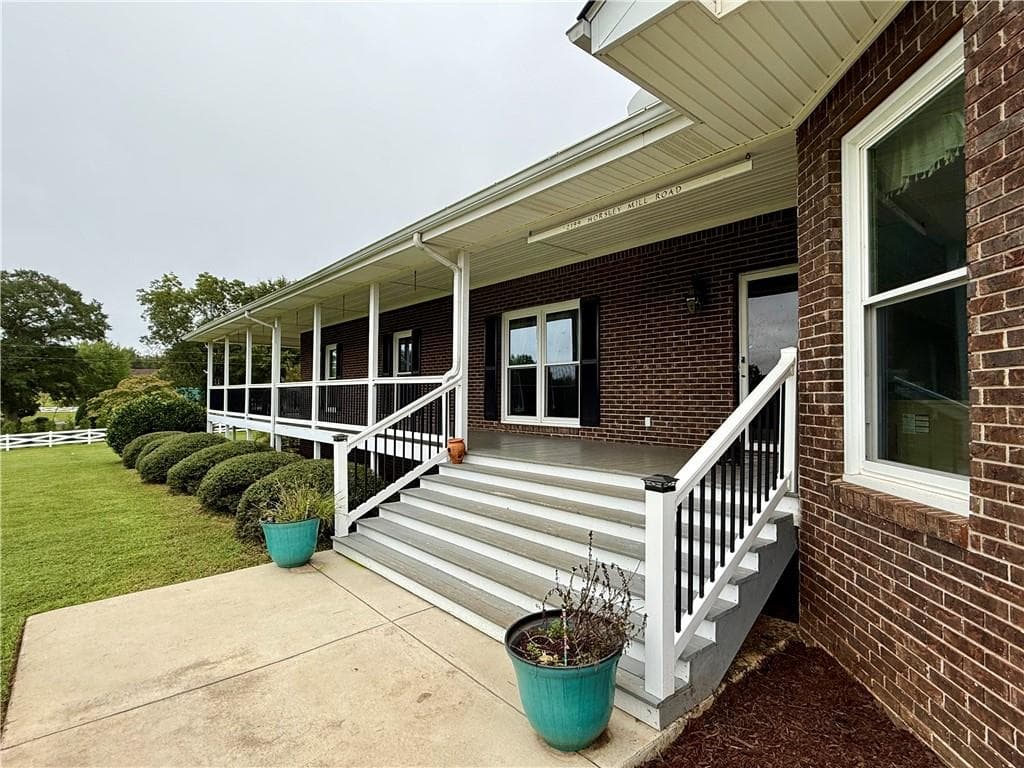 4 bedroom, 3 bathroom, 3,900 sq ft single family residence for sale at 2199 Horsley Mill Road, Carrollton, GA 30116 — photo 8