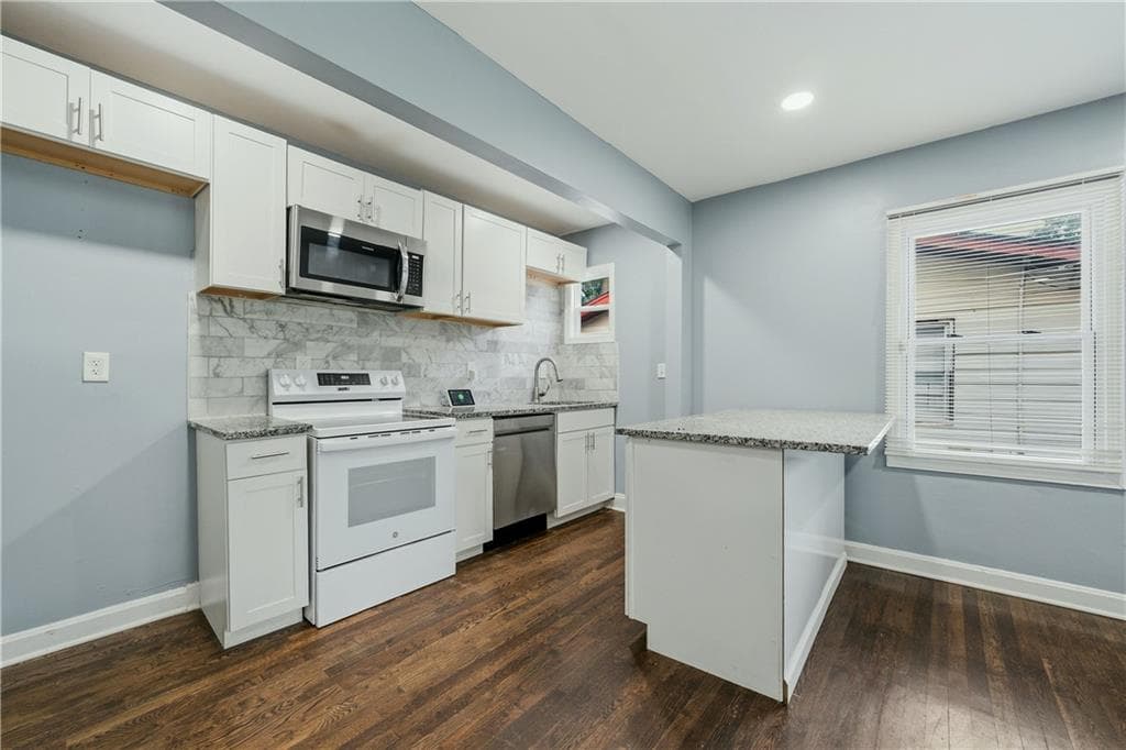 3 bedroom, 2 bathroom, 1,000 sq ft single family residence for sale at 1001 Moreland Drive, Atlanta, GA 30067 — photo 5