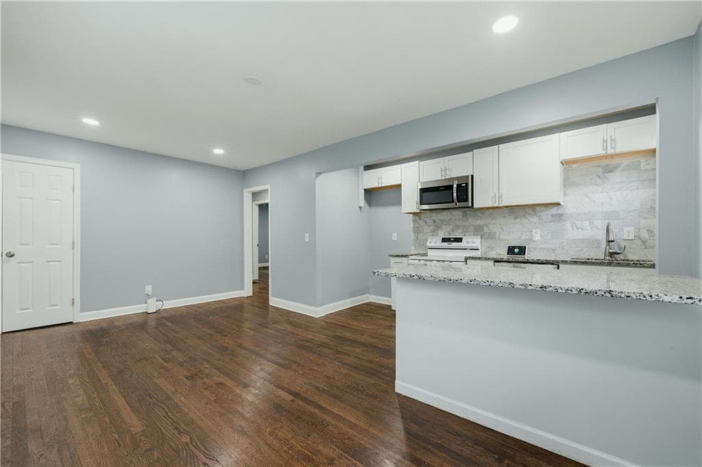 3 bedroom, 2 bathroom, 1,000 sq ft single family residence for sale at 1001 Moreland Drive, Atlanta, GA 30067 — photo 7