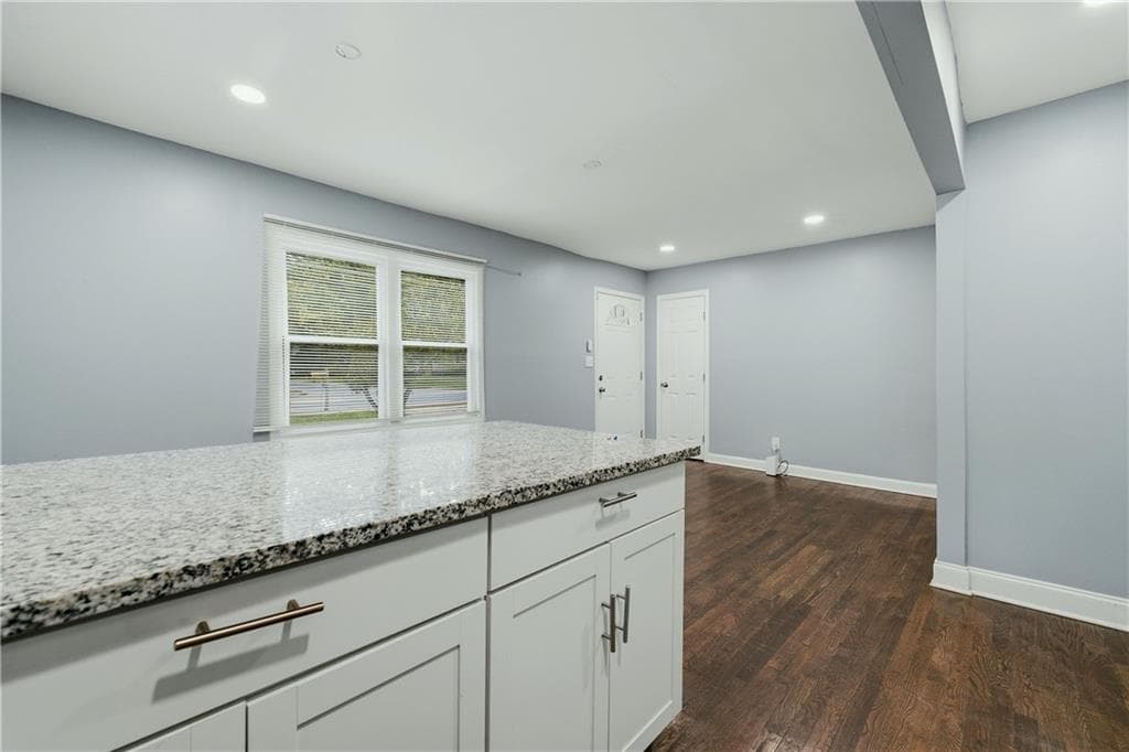 3 bedroom, 2 bathroom, 1,000 sq ft single family residence for sale at 1001 Moreland Drive, Atlanta, GA 30067 — photo 8
