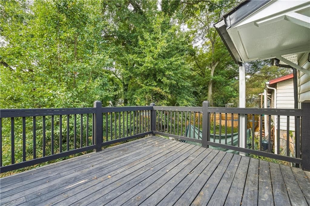 3 bedroom, 2 bathroom, 1,000 sq ft single family residence for sale at 1001 Moreland Drive, Atlanta, GA 30067 — photo 2