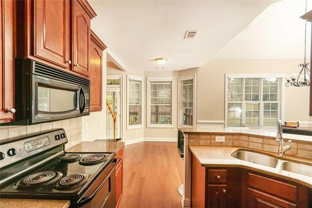 4 bedroom, 3 bathroom, 2,353 sq ft single family residence for sale at 11 Gannon Gap Court, Douglasville, GA 30134 — photo 2