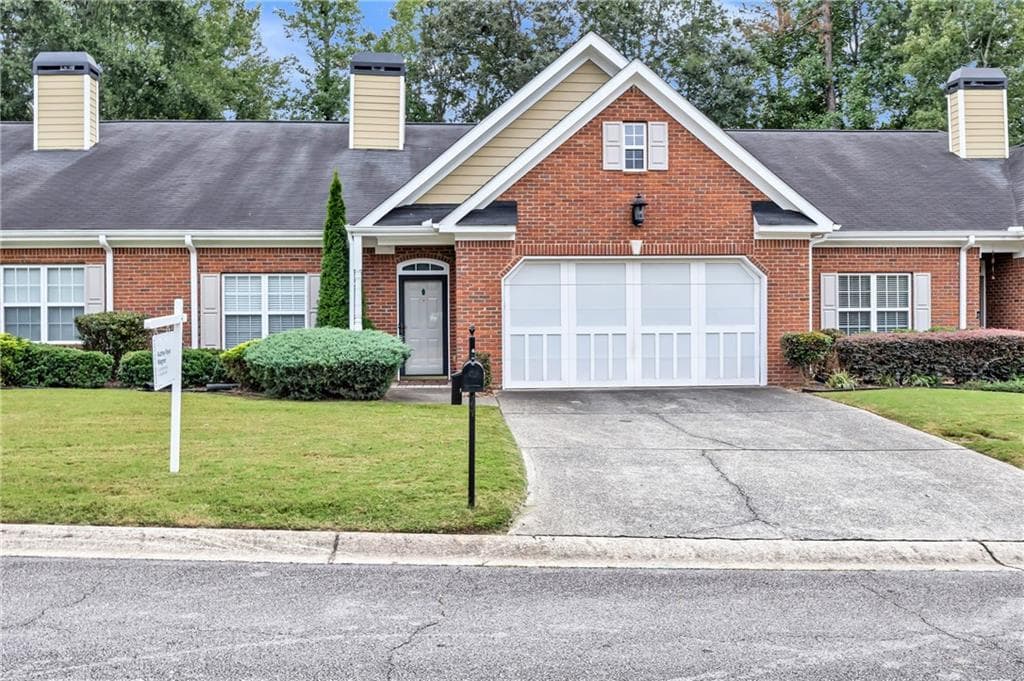 3 bedroom, 2 bathroom, 1,544 sq ft townhouse for sale at 2585 Rosehill Circle, Lithia Springs, GA 30122