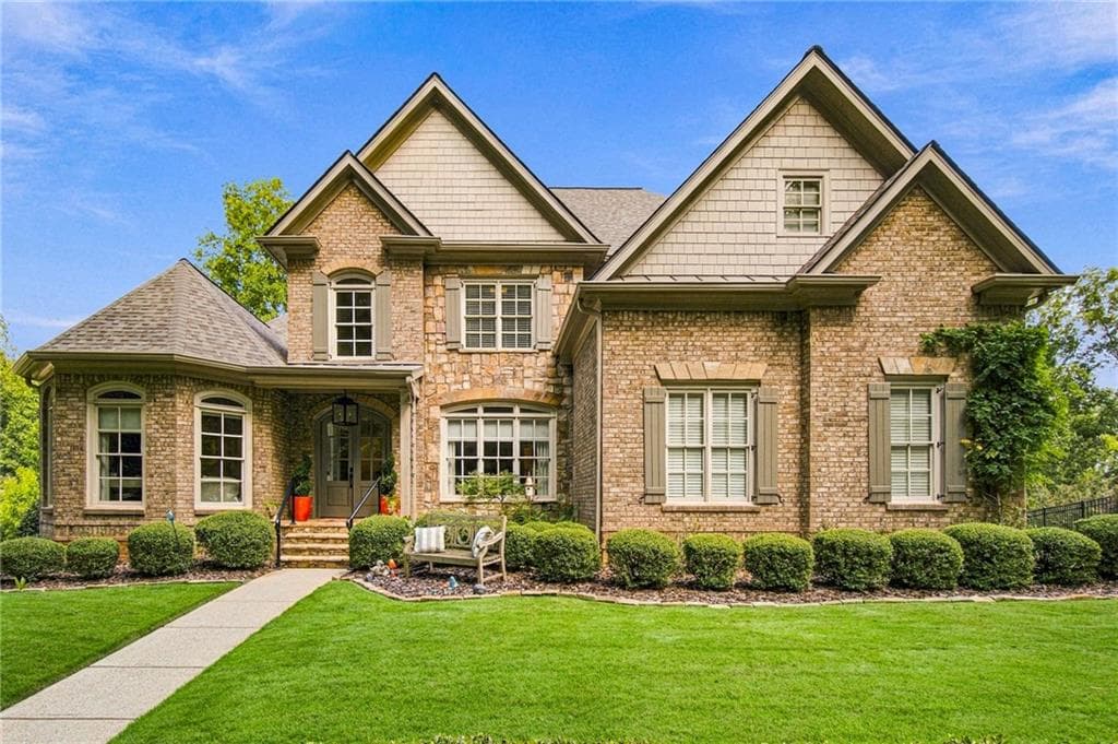 5 bedroom, 6 bathroom, 4,179 sq ft single family residence for sale at 6153 Grand Marina Circle, Gainesville, GA 30506 — photo 2