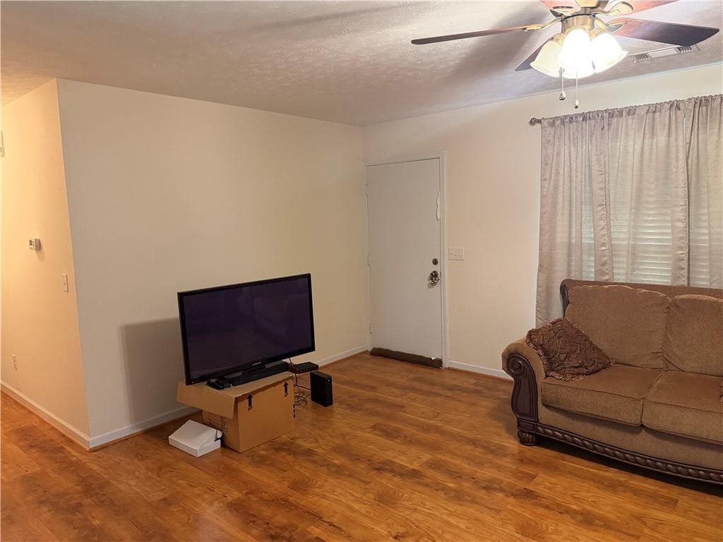 2 bedroom, 1 bathroom, 1,050 sq ft single family residence for sale at 4930 Dorado Circle, Columbus, GA 31907 — photo 3