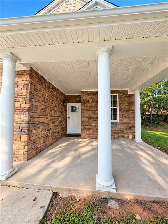 3 bedroom, 3 bathroom, 2,102 sq ft single family residence for rent at 5557 SABLE WAY, Atlanta, GA 30349 for $2,700 a month — photo 3