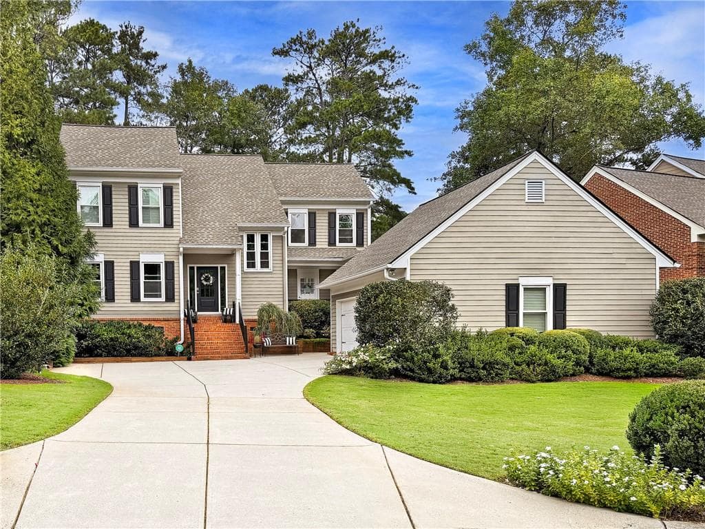 4 bedroom, 3 bathroom, 2,421 sq ft single family residence for rent at 2600 Club Springs Drive, Roswell, GA 30076 for $4,600 a month — photo 1 of 43